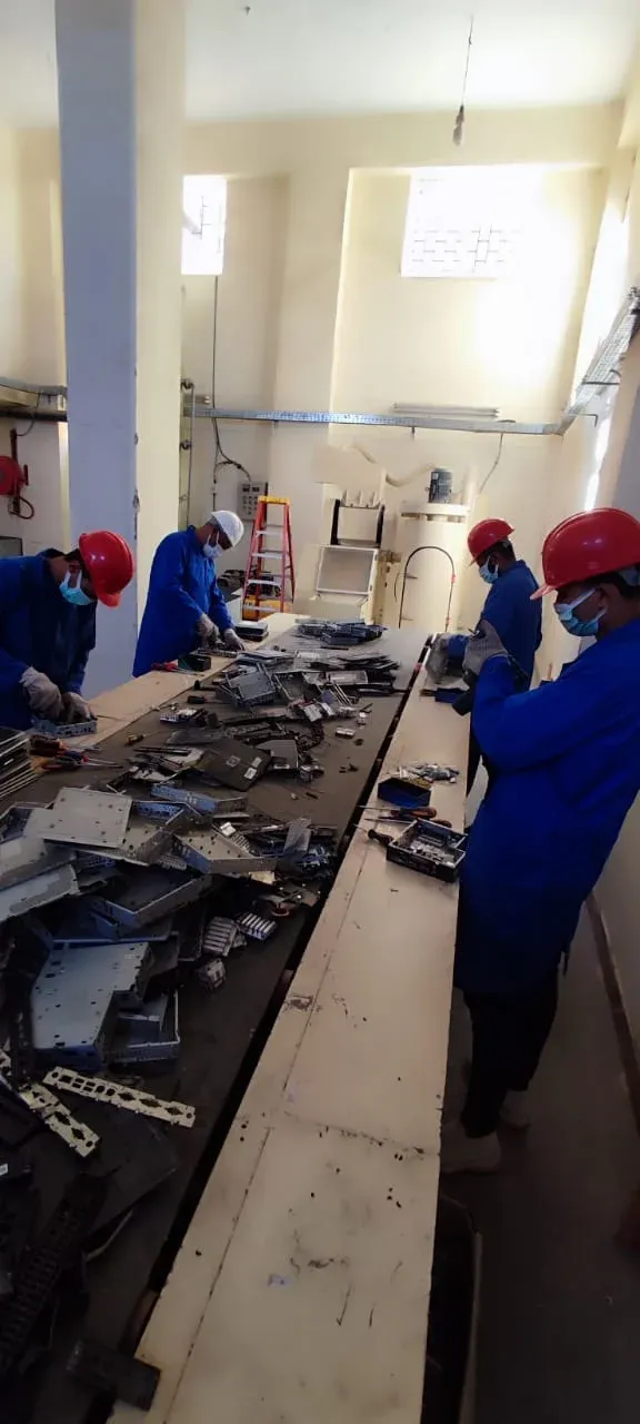 Manual dismantling line at the EERC facility